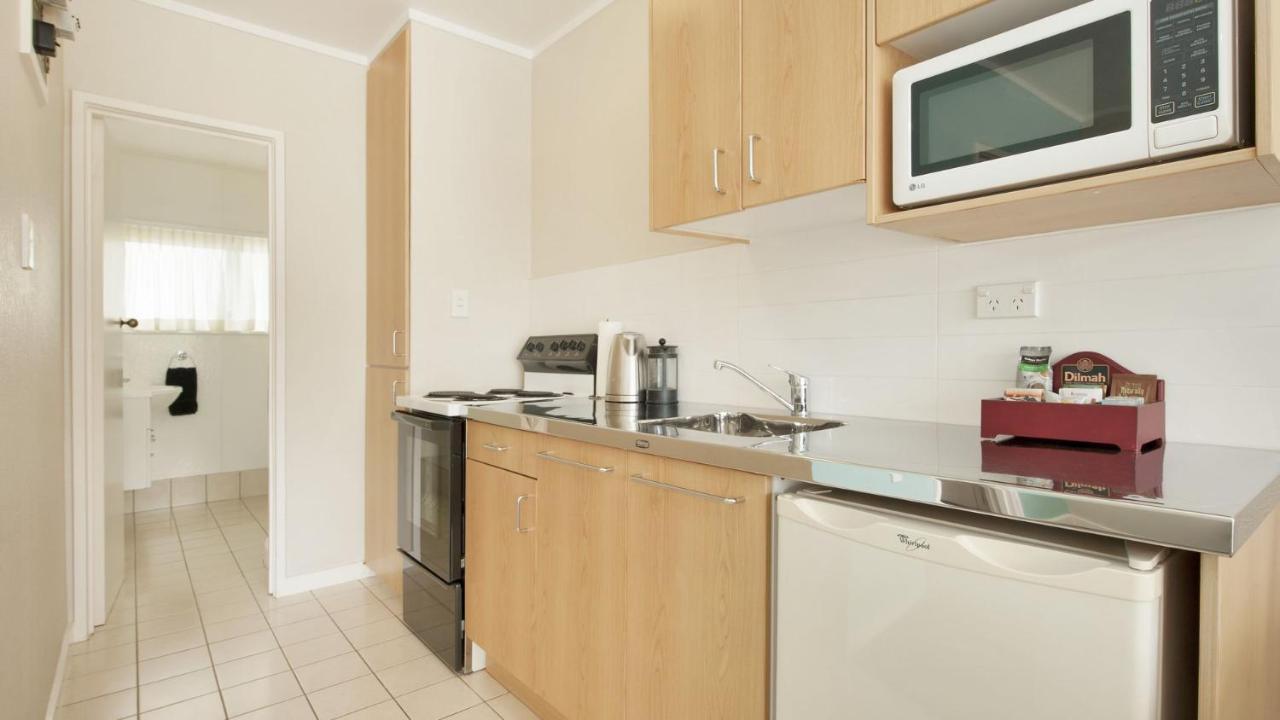 Hananui Lodge And Apartments Ръсел Екстериор снимка