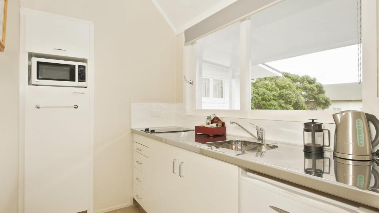 Hananui Lodge And Apartments Ръсел Екстериор снимка