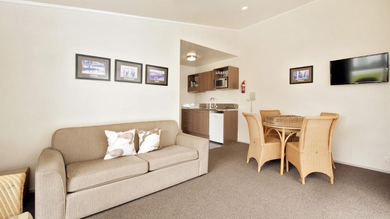 Hananui Lodge And Apartments Ръсел Екстериор снимка
