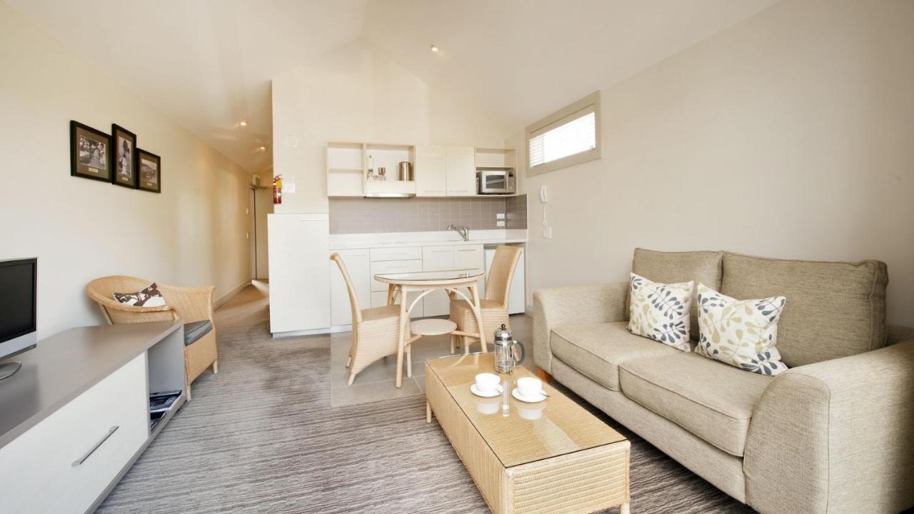 Hananui Lodge And Apartments Ръсел Екстериор снимка